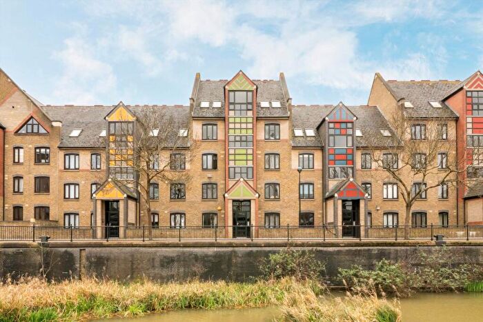 1 Bedroom Flat For Sale In Discovery Walk, Wapping, E1W