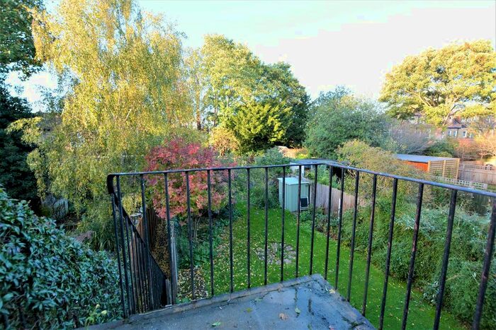 2 Bedroom Maisonette To Rent In Manor Road, London, SW20