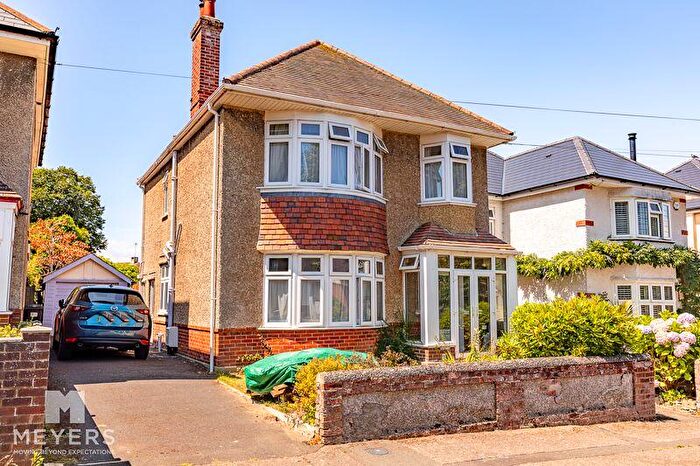 4 Bedroom Detached House For Sale In Southlea Avenue, Southbourne, BH6