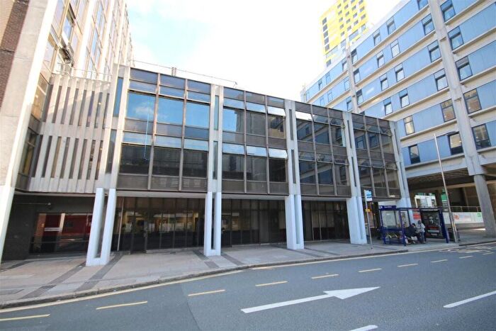 1 Bedroom Flat To Rent In Isambard Brunel Road, Portsmouth, Hampshire, PO1