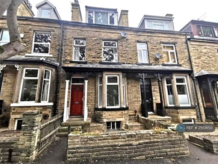 4 Bedroom Terraced House To Rent In Birklands Road, Shipley, BD18
