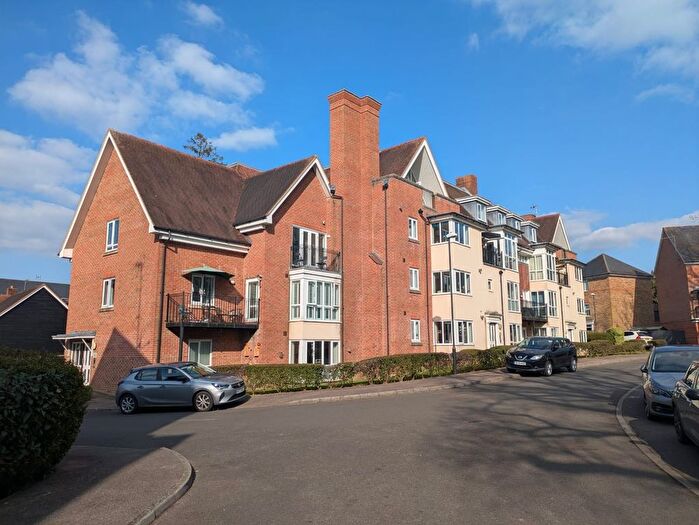 3 Bedroom Flat To Rent In Stone Court, Crawley, RH10