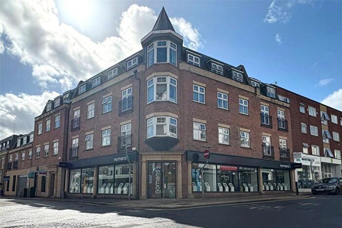 2 Bedroom Flat For Sale In Frederick Street, Aldershot, Hampshire, GU11