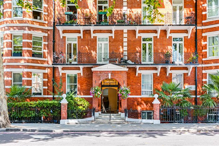 2 Bedroom Flat For Sale In Richmond Mansions, Old Brompton Road, London, SW5