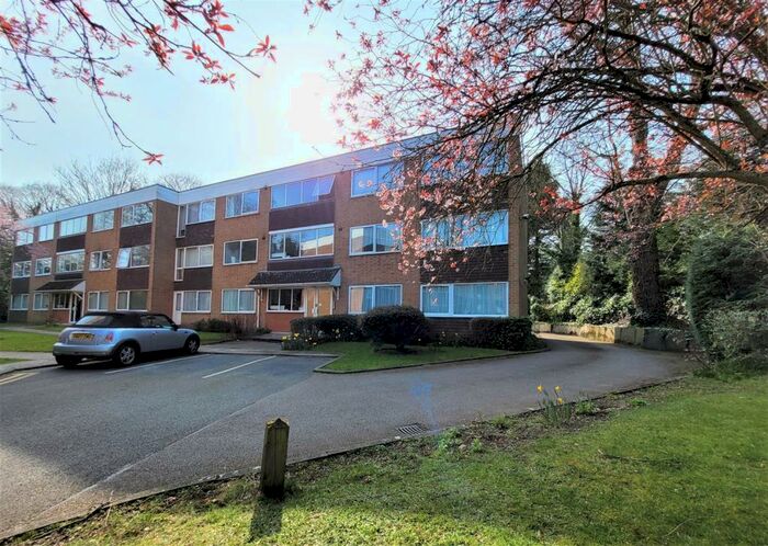 2 Bedroom Flat To Rent In Kingston Court, Lichfield Road, Four Oaks, B74