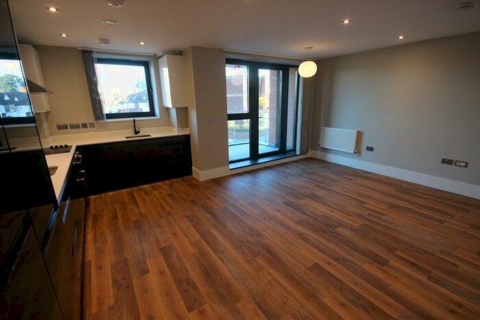 2 Bedroom Flat To Rent In A Heather Gardens, London, NW11