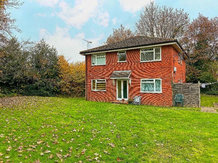 1 Bedroom Flat To Rent In Brittain Court, Sandhurst GU47