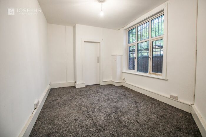 1 Bedroom Flat To Rent In Bromwich Street, Bolton, BL2