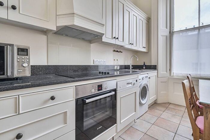 3 Bedroom Flat To Rent In Rutland Gate, Knightsbridge, London, SW7