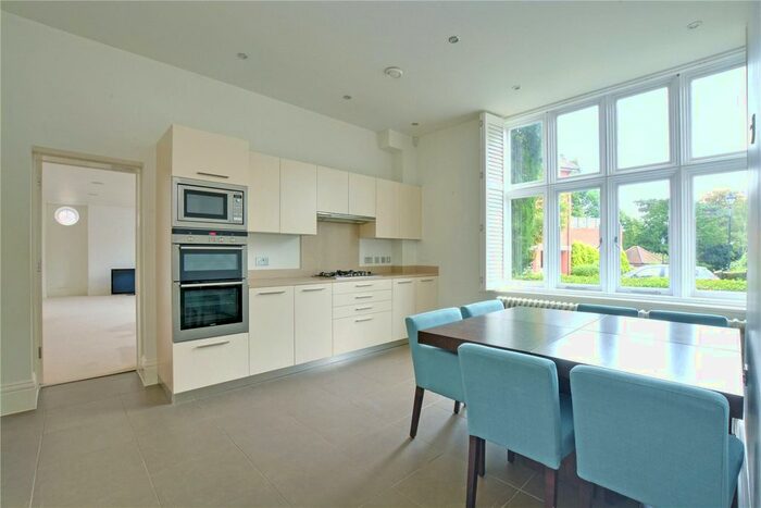 3 Bedroom Flat To Rent In Kingswood Mansions, Newton Park Place, Chislehurst, BR7