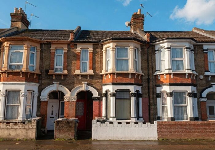 2 Bedroom Flat For Sale In Wakefield Street, East Ham, London, E6