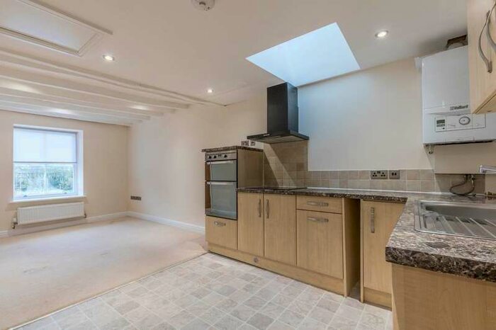 2 Bedroom Flat To Rent In Flat 4 Galloway House, Stramongate, Kendal, LA9