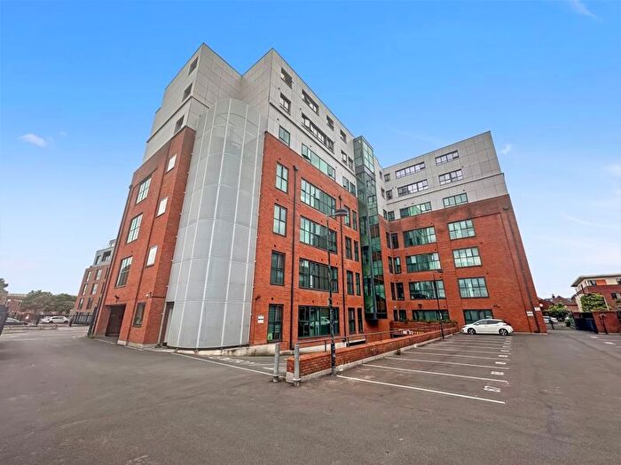 2 Bedroom Flat To Rent In Chesterfield House, Bath Road, Slough, SL1