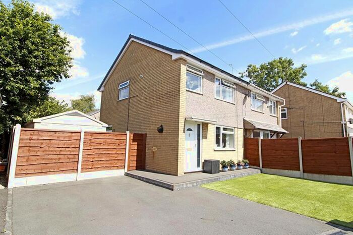 3 Bedroom Semi-Detached House To Rent In Swan Close, Poynton, Stockport, SK12