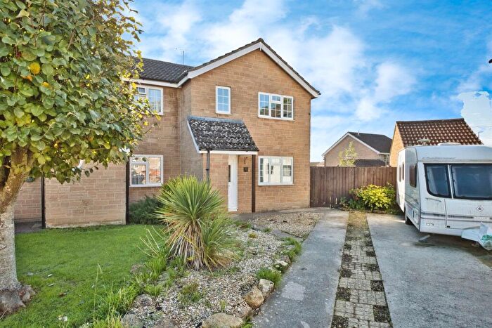 3 Bedroom Semi-Detached House For Sale In Hillborne Gardens, Yeovil, BA21