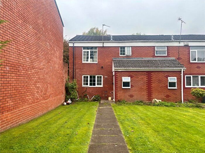 3 Bedroom End Of Terrace House For Sale In Millpool Gardens, Birmingham, West Midlands, B14