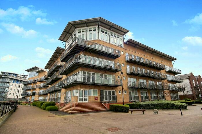 2 Bedroom Flat To Rent In Portland Place, Greenhithe, Kent, DA9