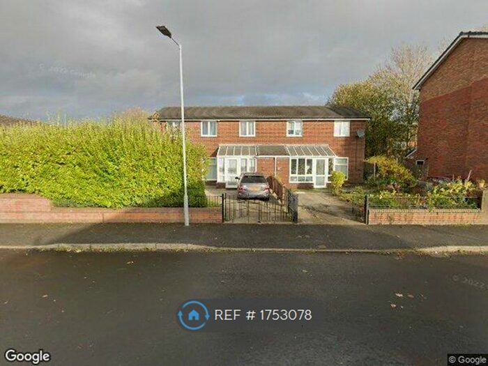 4 Bedroom Semi-Detached House To Rent In Flaxpool Close, Manchester, M16