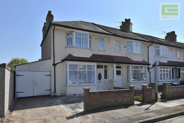4 Bedroom Terraced House To Rent In Barnard Road, Mitcham, CR4
