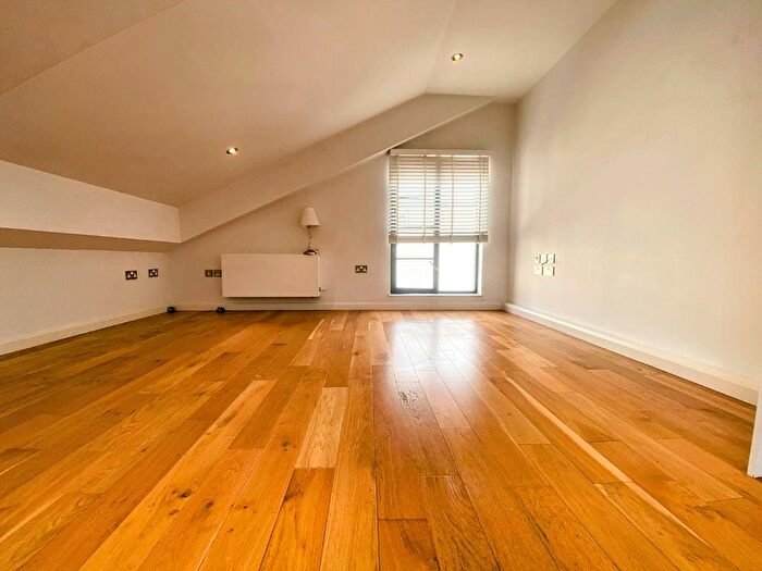 1 Bedroom Maisonette To Rent In Warple Way, Acton, W3