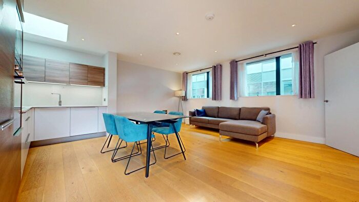 2 Bedroom Flat To Rent In Patcham Terrace, London, SW8