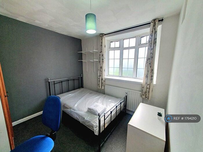 4 Bedroom Terraced House To Rent In Earls Road, Southampton, SO14