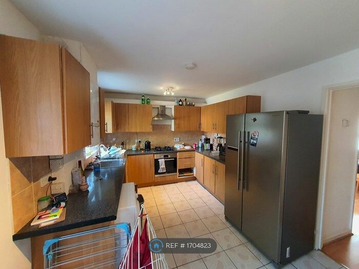 4 Bedroom End Of Terrace House To Rent In Foxley Road, London, SW9