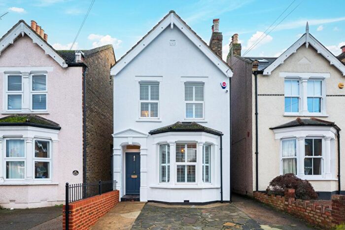 3 Bedroom Detached House For Sale In Clarence Crescent, Sidcup, DA14