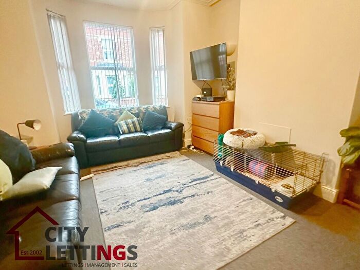 5 Bedroom Semi-Detached House To Rent In Rushworth Avenue, West Bridgford, NG2