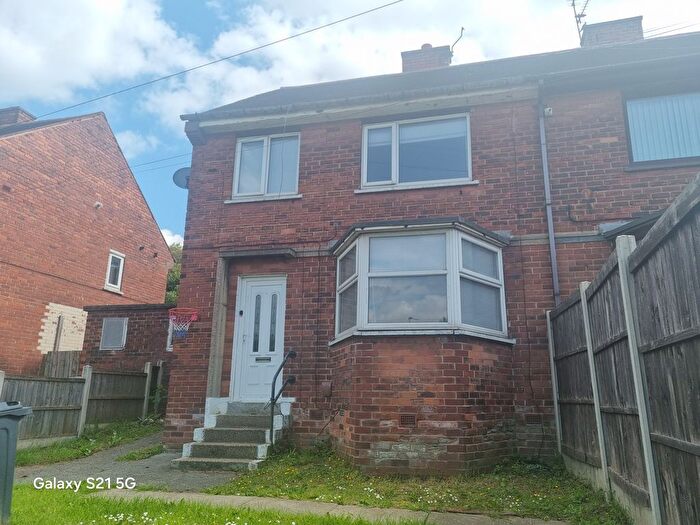 3 Bedroom Semi-Detached House To Rent In Haywood Close, East Herringthorpe, Rotherham, S65