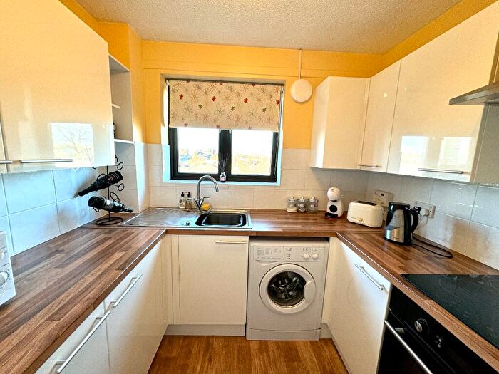 1 Bedroom Flat For Sale In Lugar Street, Coatbridge, Lanarkshire, ML5