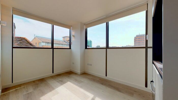 Studio To Rent In George Street, Luton, LU1