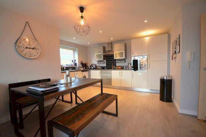 2 Bedroom Apartment To Rent In Winterthur Way, RG21