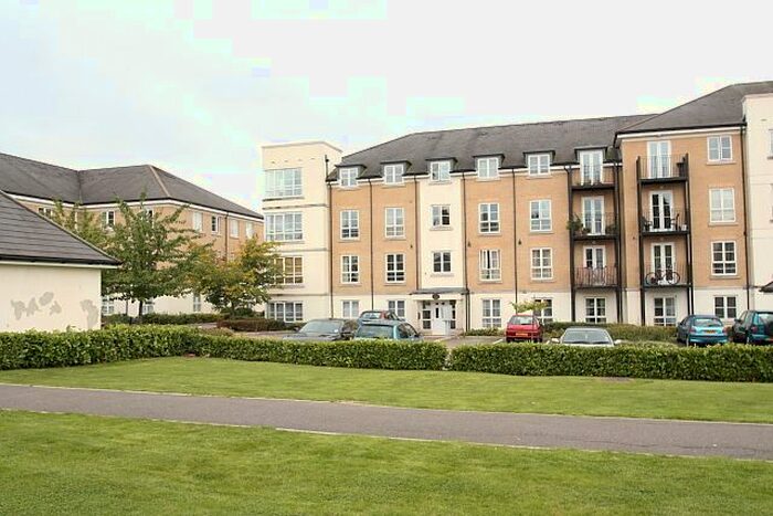 2 Bedroom Flat To Rent In Tudor Way, Knaphill, Woking, GU21