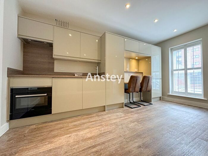 1 Bedroom Flat To Rent In Canute Road, Southampton, Hampshire, SO14