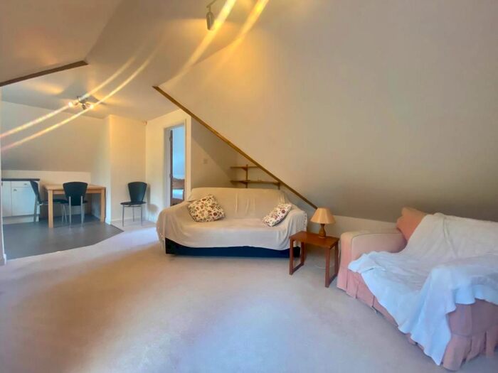 1 Bedroom Flat To Rent In Streatley, Berkshire, RG8