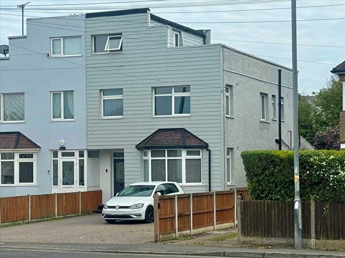 4 Bedroom Semi-detached House For Sale In Valley Road, Great Clacton, CO15