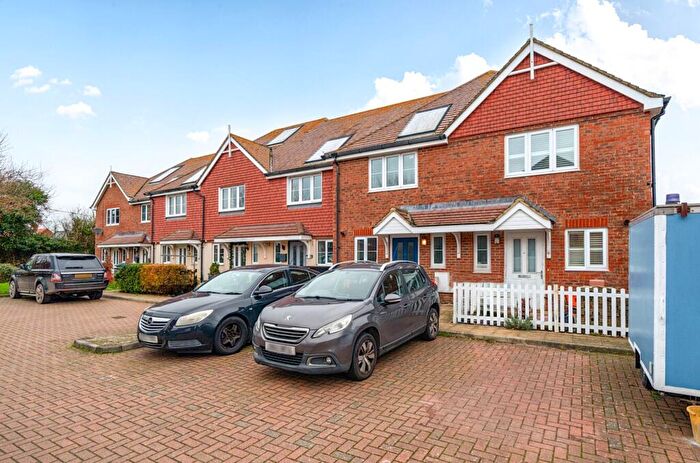 2 Bedroom End Of Terrace House For Sale In Taylors Close, Yapton, BN18