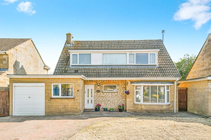 3 Bedroom Detached House For Sale In Sutton Park, Blunsdon, Swindon, SN26