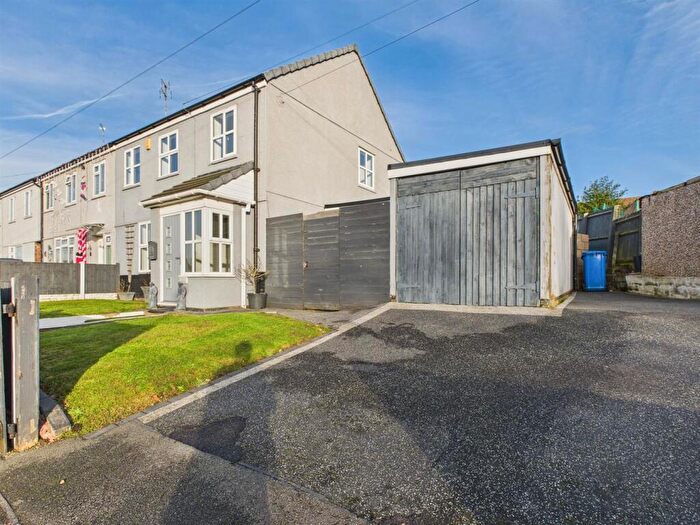 3 Bedroom End Of Terrace House For Sale In Brentford Drive, Derby, DE22