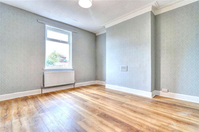 2 Bedroom Flat To Rent In Hawthorn Street, Newcastle Upon Tyne, Tyne And Wear, NE15