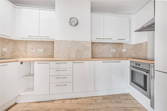 1 Bedroom Terraced House To Rent In Battersea Church Road, Battersea Park, SW11