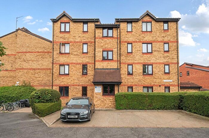 2 Bedroom Apartment For Sale In Grantley House, Myers Lane, New Cross, London, SE14