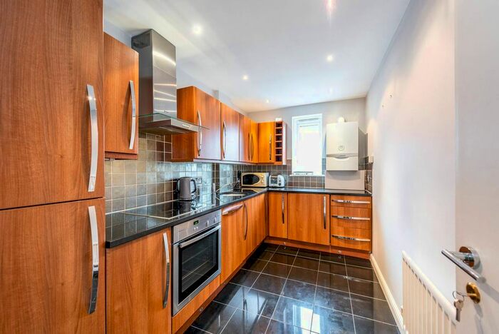 2 Bedroom Flat To Rent In Elverton Street, Westminster, London, SW1P