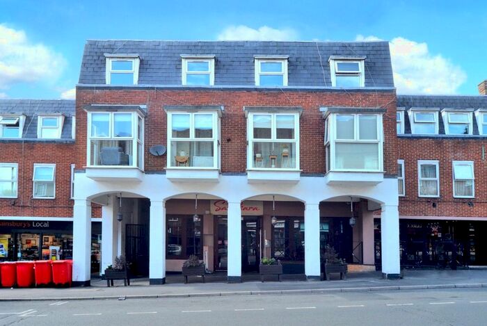 2 Bedroom Flat To Rent In High Street, Cheam, Sutton, SM3