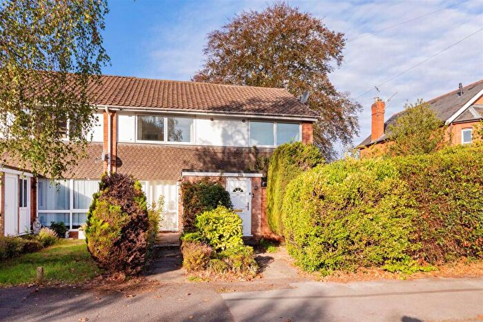 2 Bedroom Maisonette For Sale In Ray Park Avenue, Maidenhead, SL6