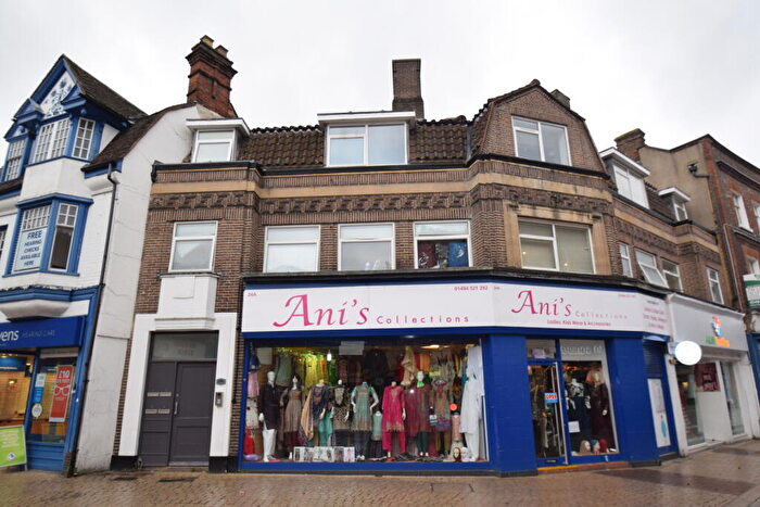 1 Bedroom Apartment To Rent In White Hart Street, High Wycombe, Buckinghamshire, HP11