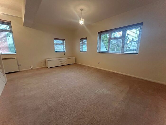 1 Bedroom Flat To Rent In Camden Road, Sutton, SM1