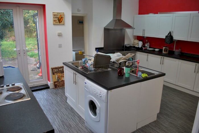 7 Bedroom Semi-Detached House To Rent In Carlyle Road, Birmingham, - All Bills Included!, B16