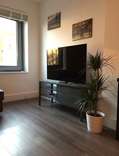 1 Bedroom Flat To Rent In Kingsland High Street, London, E8